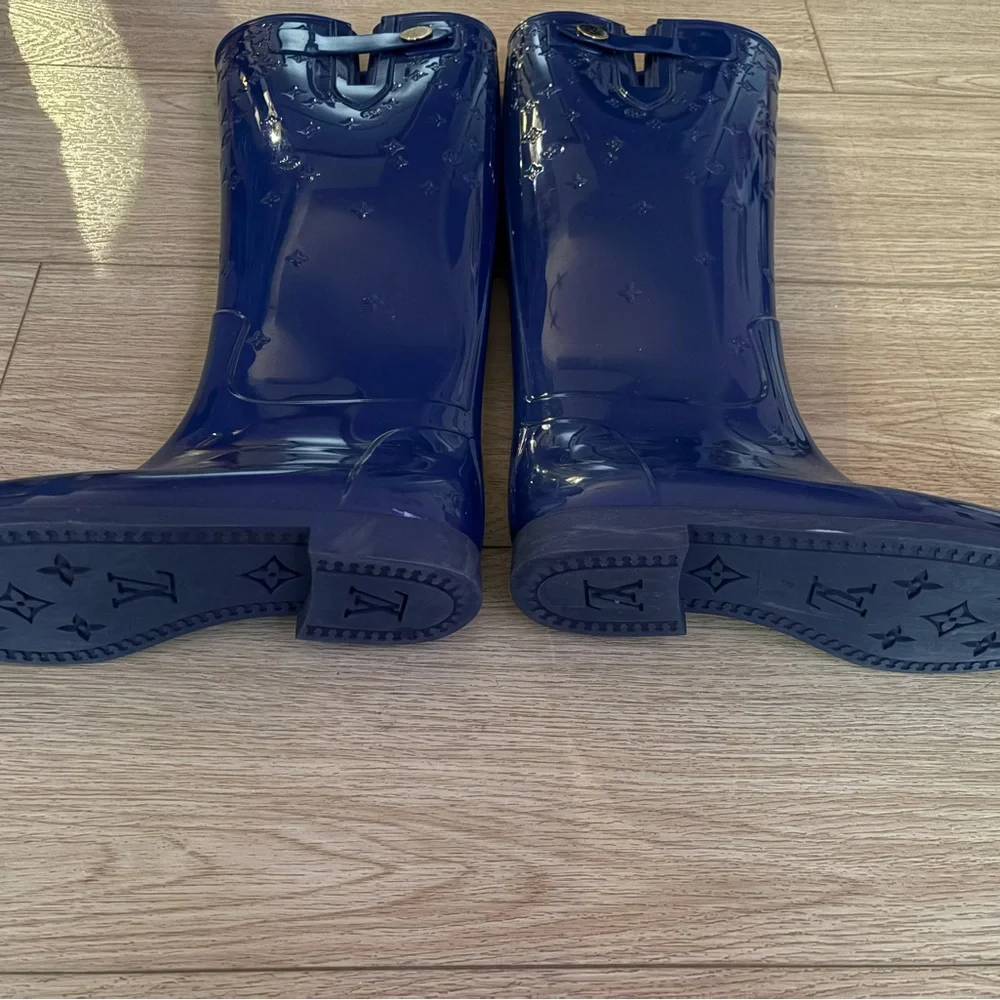 Authentic Louis Vuitton Rainboots - Size 37 - Picture 5 of 5